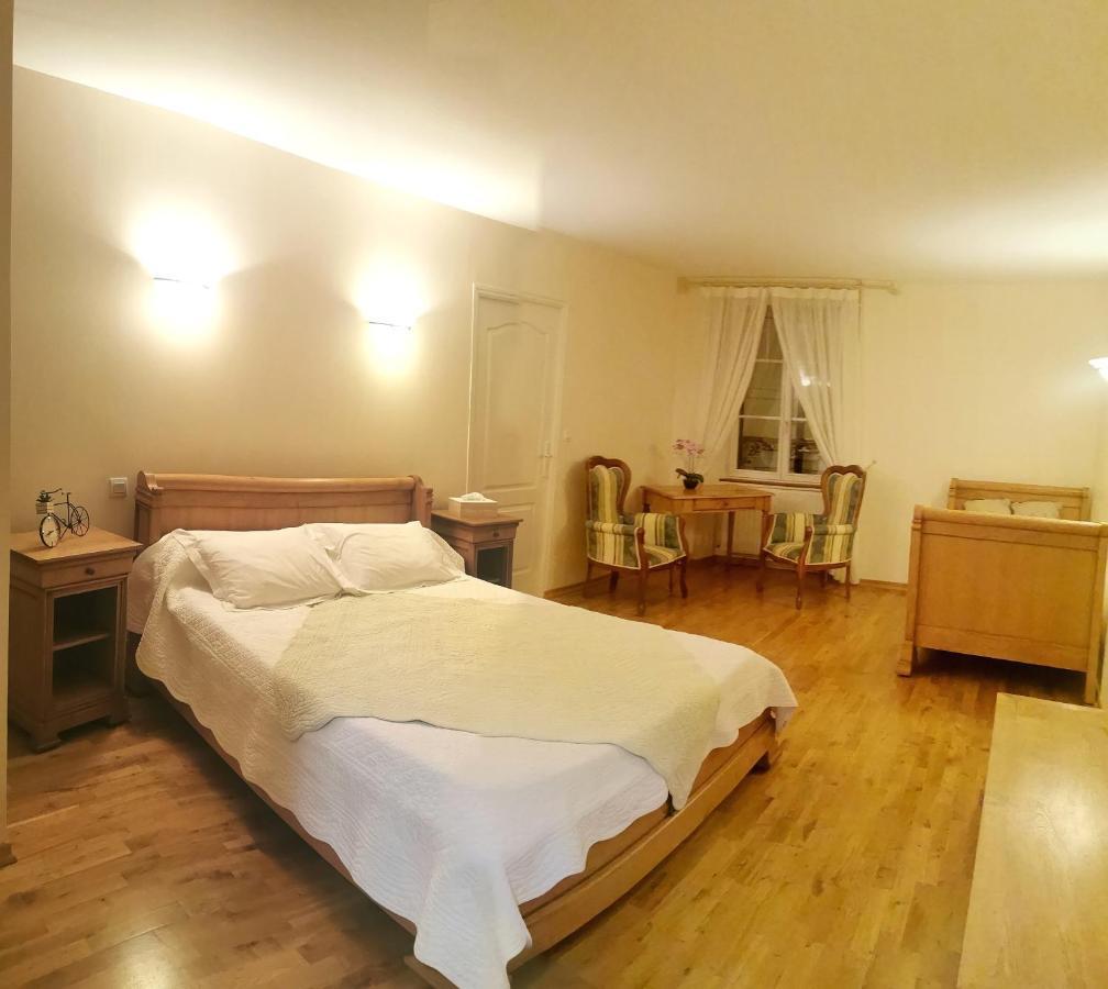 לינה וארוחת בוקר Montigny-la-Resle Chambre D'Hotes Le Val Du Chapelain מראה חיצוני תמונה