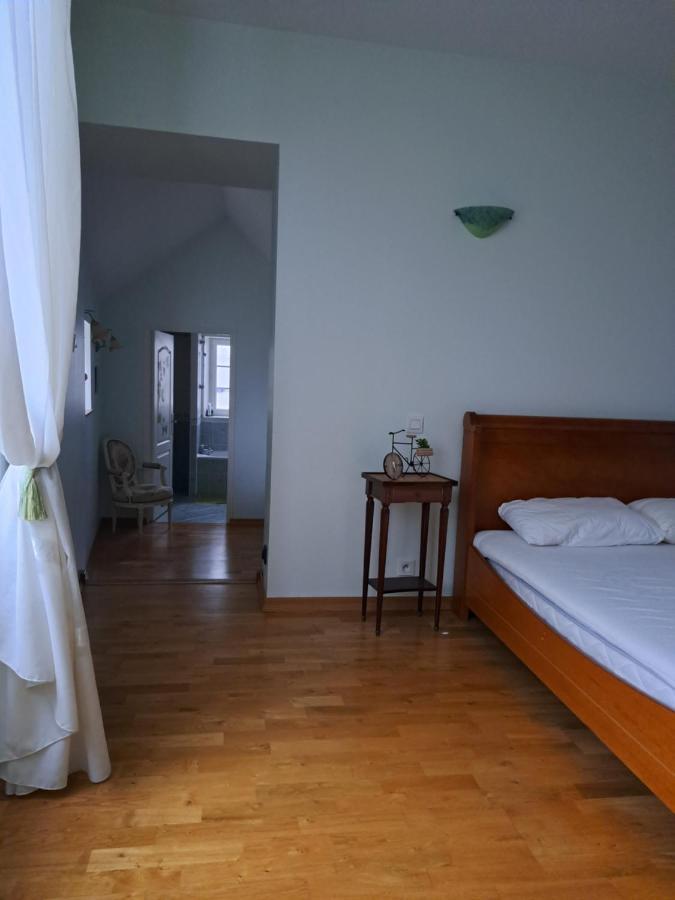 לינה וארוחת בוקר Montigny-la-Resle Chambre D'Hotes Le Val Du Chapelain מראה חיצוני תמונה