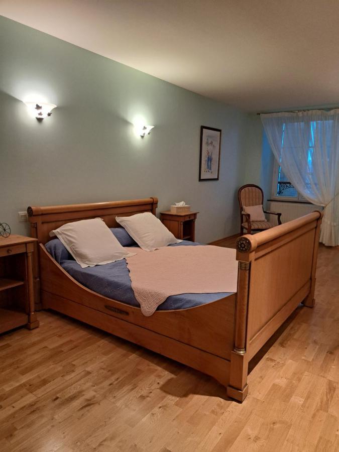 לינה וארוחת בוקר Montigny-la-Resle Chambre D'Hotes Le Val Du Chapelain מראה חיצוני תמונה