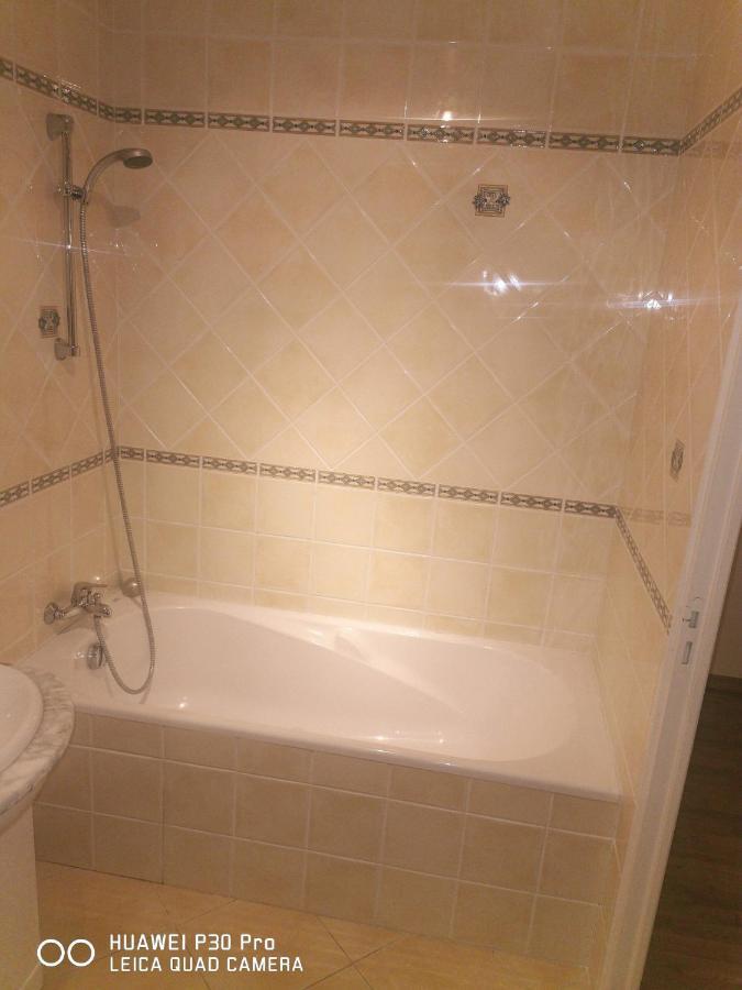 לינה וארוחת בוקר Montigny-la-Resle Chambre D'Hotes Le Val Du Chapelain חדר תמונה