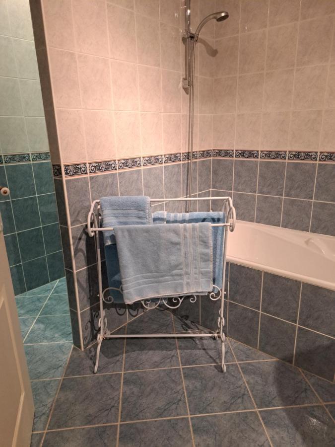 לינה וארוחת בוקר Montigny-la-Resle Chambre D'Hotes Le Val Du Chapelain מראה חיצוני תמונה