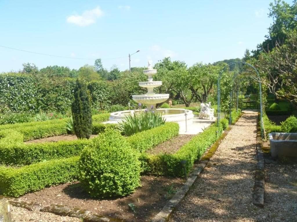 לינה וארוחת בוקר Montigny-la-Resle Chambre D'Hotes Le Val Du Chapelain מראה חיצוני תמונה