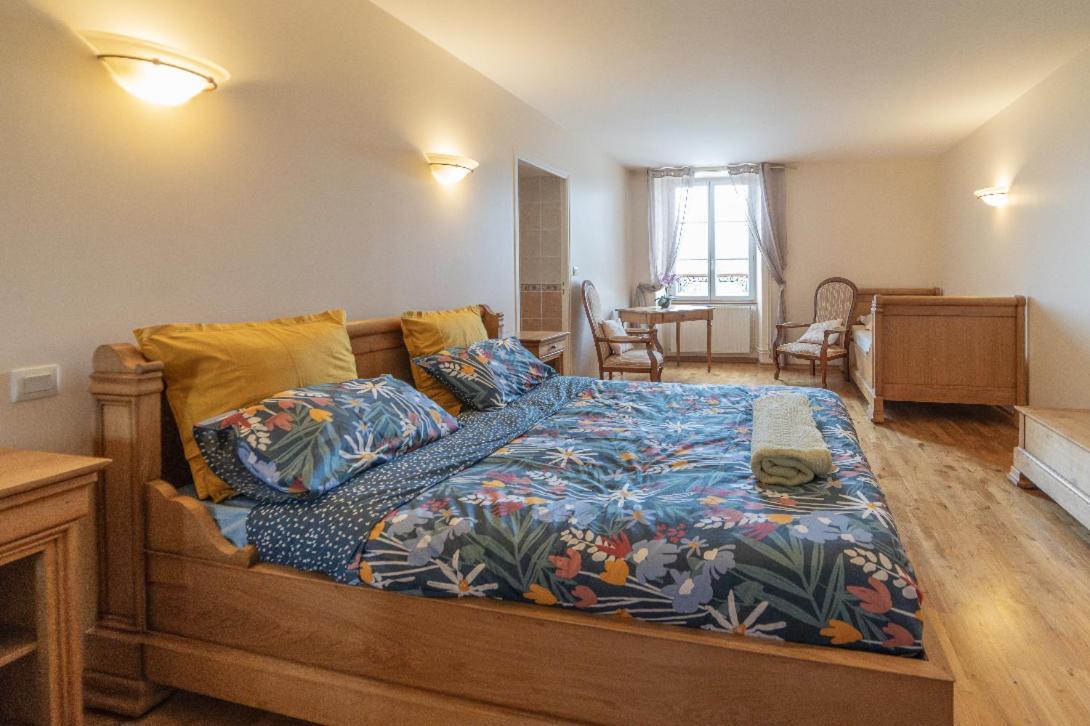 לינה וארוחת בוקר Montigny-la-Resle Chambre D'Hotes Le Val Du Chapelain מראה חיצוני תמונה