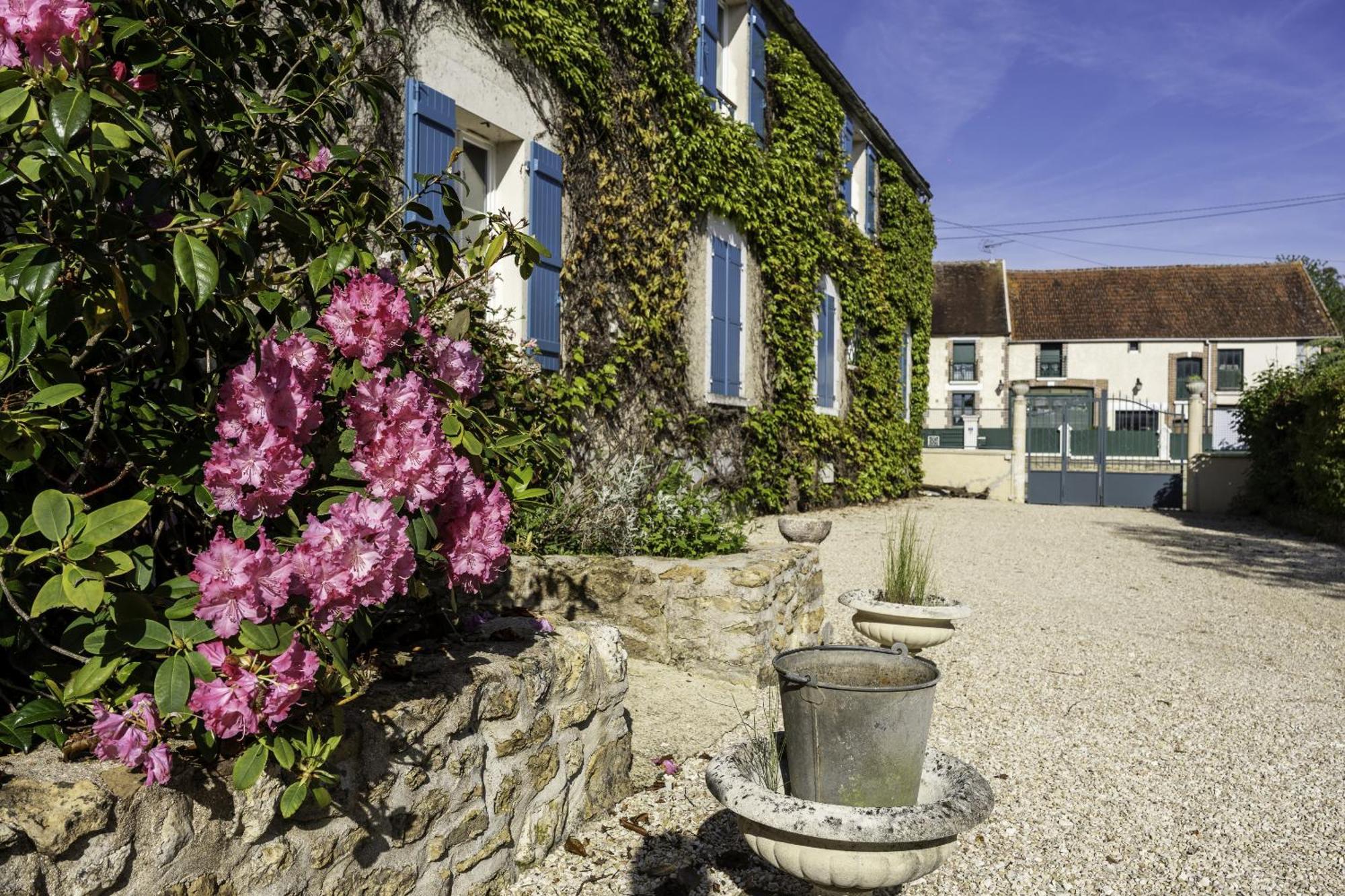 לינה וארוחת בוקר Montigny-la-Resle Chambre D'Hotes Le Val Du Chapelain מראה חיצוני תמונה