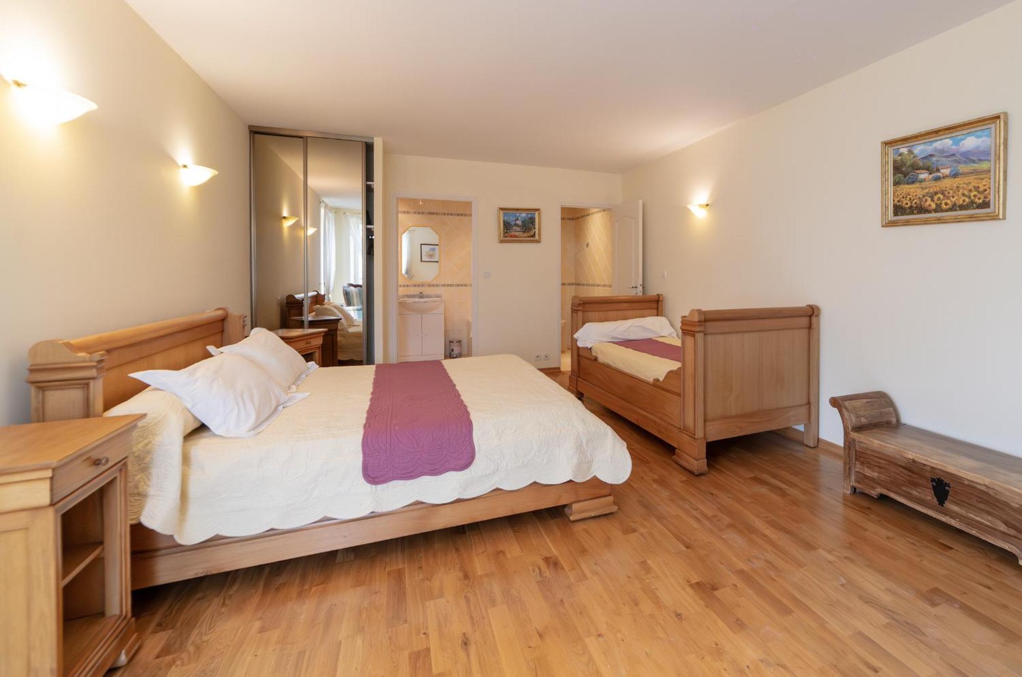 לינה וארוחת בוקר Montigny-la-Resle Chambre D'Hotes Le Val Du Chapelain מראה חיצוני תמונה